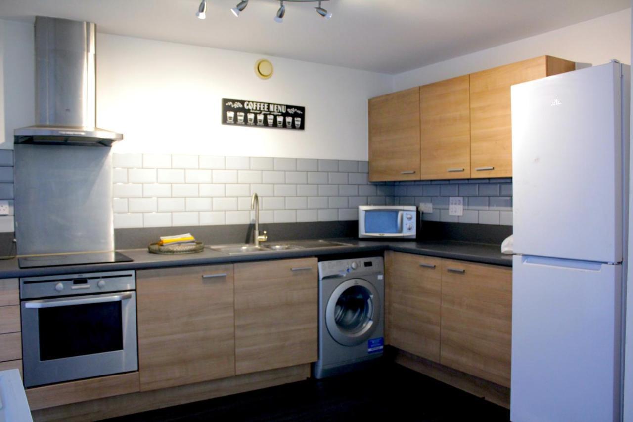 Spacious London Apartment 5 Min Walk To Leytonstone Underground Station And 5 Stops To Zone 1 Exterior photo