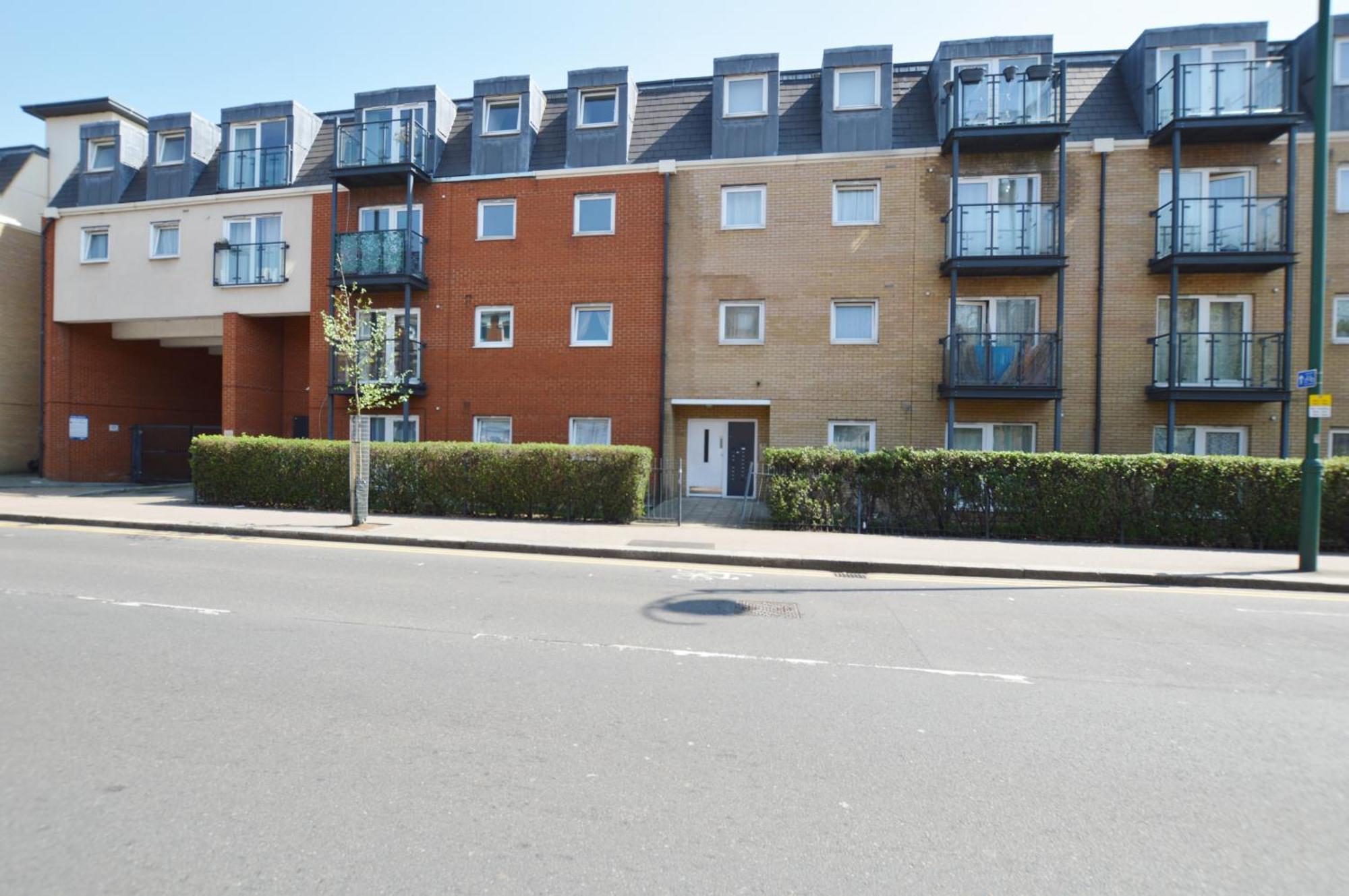 Spacious London Apartment 5 Min Walk To Leytonstone Underground Station And 5 Stops To Zone 1 Exterior photo